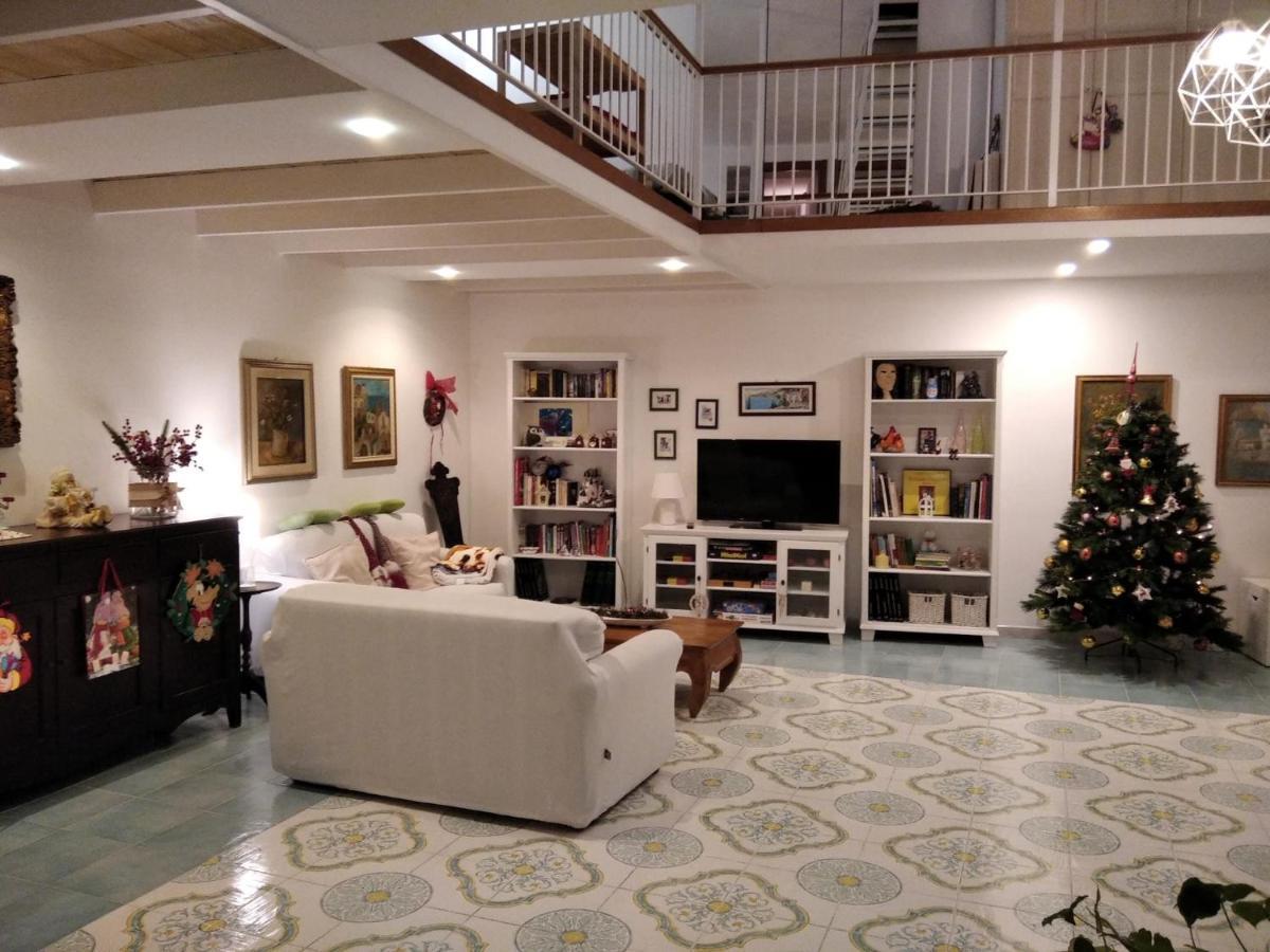 Апартаменти A Casa Di Monica Поццуолі Екстер'єр фото